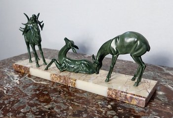 Patinated spelter "Deer and its hinds", Art Deco period - Early 20th century