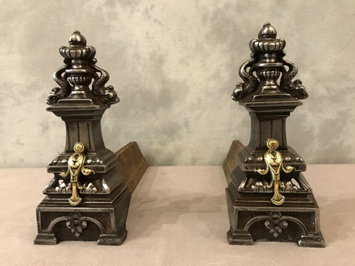 Beaux chenets anciens en fonte et bronze d'époque 19 ème 
