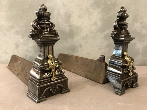 Beaux chenets anciens en fonte et bronze d'époque 19 ème 