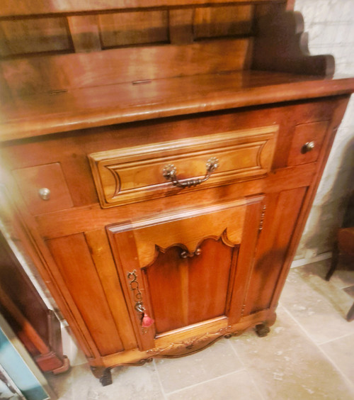 Buffet mit zwei Porzellanschränken aus Kirschholz im Louis-XV-Stil, Mitte des 20. Jahrhunderts