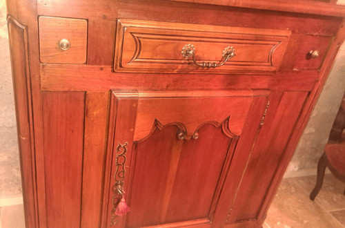 Buffet mit zwei Porzellanschränken aus Kirschholz im Louis-XV-Stil, Mitte des 20. Jahrhunderts
