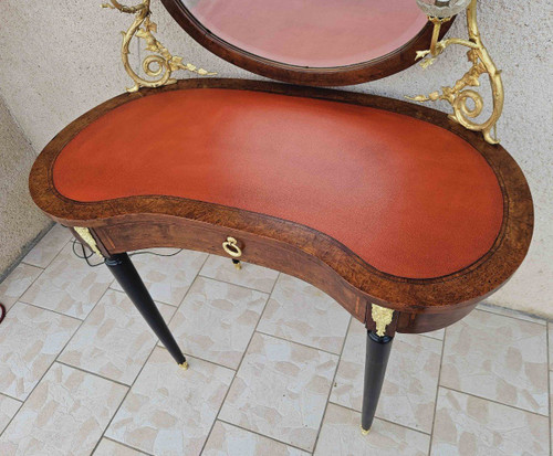 Tavolino da toilette con 2 bracci intarsiati e dorati in bronzo chiaro