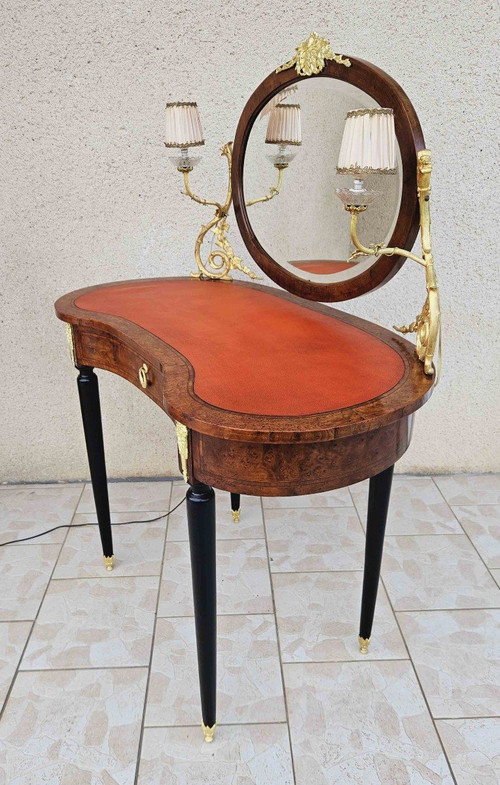 Tavolino da toilette con 2 bracci intarsiati e dorati in bronzo chiaro