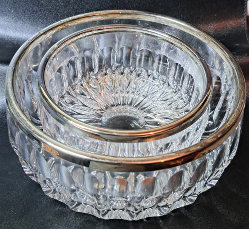 Coppia di anelli placcati in argento con cristallo molato