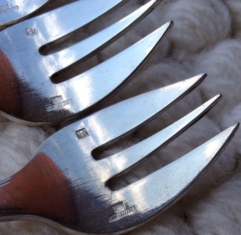 Box of 12 Christofle oyster forks, Dax model