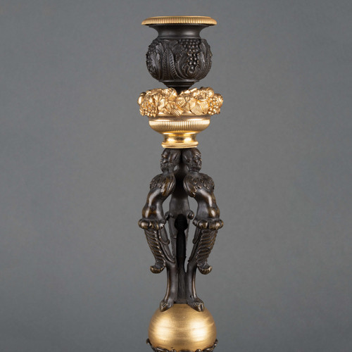 Coppia di candelieri in bronzo e bronzo dorato, epoca XIX secolo 