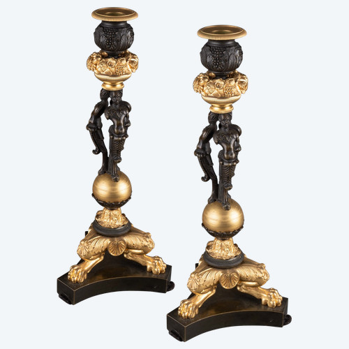 Coppia di candelieri in bronzo e bronzo dorato, epoca XIX secolo 