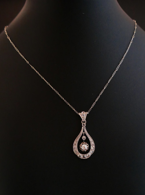 Art Deco Pendant with Diamonds, Platinum and Platinum Chain.