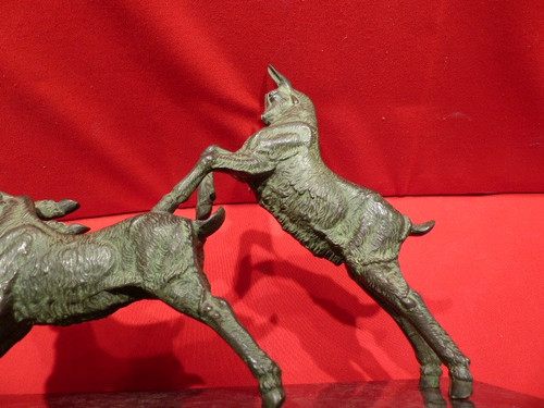 Groupe de 3 chèvres qui font la cabriole époque art déco en bronze signé "leducq"