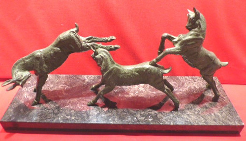 Groupe de 3 chèvres qui font la cabriole époque art déco en bronze signé "leducq"