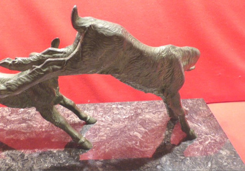 Groupe de 3 chèvres qui font la cabriole époque art déco en bronze signé "leducq"