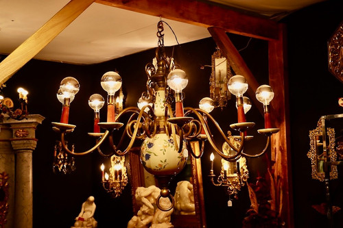 Importante lampadario olandese in bronzo a 10 bracci di luce