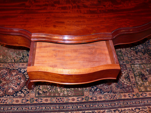 Mahogany pedestal table with violin top from the Napoleon III period.