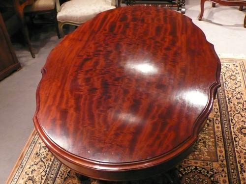 Mahogany pedestal table with violin top from the Napoleon III period.