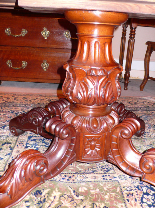 Mahogany pedestal table with violin top from the Napoleon III period.