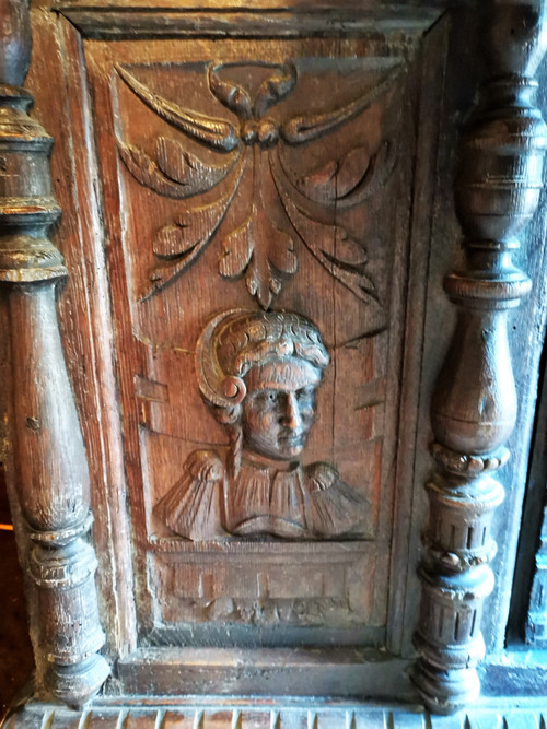 2 pannelli in rovere intagliato del XVII secolo raffiguranti uomo e donna
