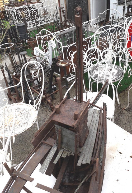 Sculpture en fer pour déco jardin d'un bateau de pêche année 50