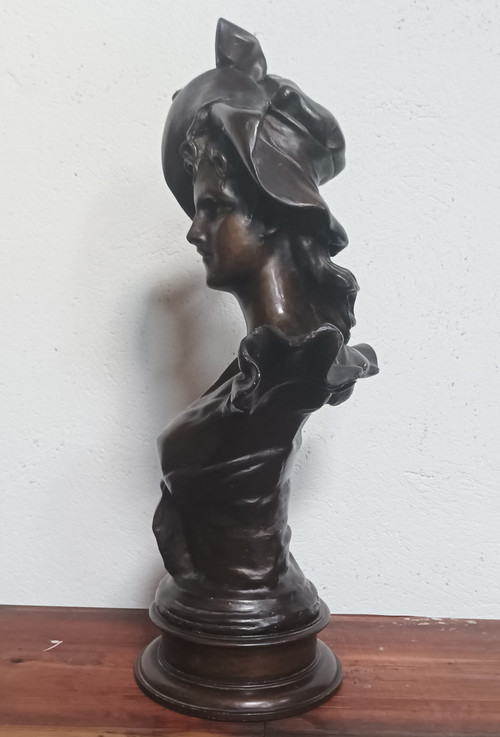 Anton Nelson (1880-1910) Busto femminile in gesso in stile Art Nouveau