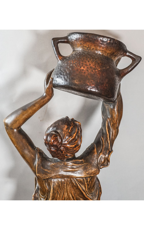 F. GROSS - GOLDSCHEIDER, Wasserträger, polychrome Terrakotta