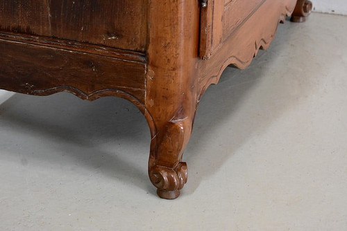 Kleiner Kleiderschrank aus Kirschholz, Region Angers, Stil Louis XV – 19. Jahrhundert
