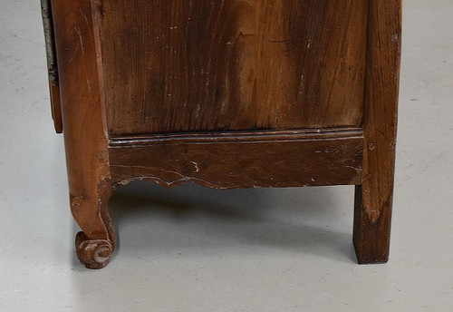 Kleiner Kleiderschrank aus Kirschholz, Region Angers, Stil Louis XV – 19. Jahrhundert