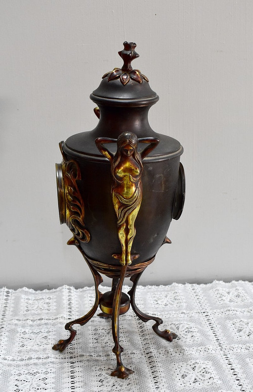 Regulate Vase Pendulum, Art Nouveau - 19th Century