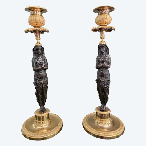 Paar ägyptische Fackeln aus der Zeit der Rückkehr des Konsulats aus Ägypten. 