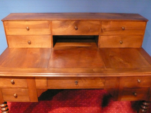 Bureau à gradin en noyer d’époque Louis-Philippe
