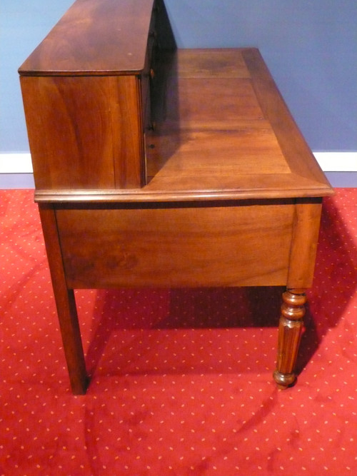 Bureau à gradin en noyer d’époque Louis-Philippe