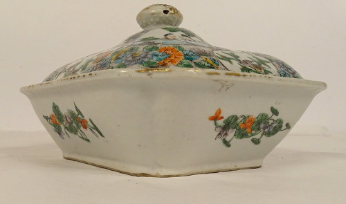 Terrine Couverte Porcelaine Chine Famille Verte Personnages Paysages XVIIIè
