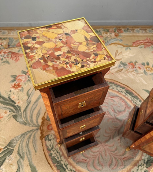 Paire De Petits Chiffonniers De Style Transition Louis XV Louis XVI XIXème