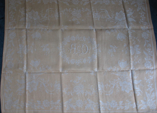 12 napkins in cream floral damask with CR embroidered initials from the early 20th century