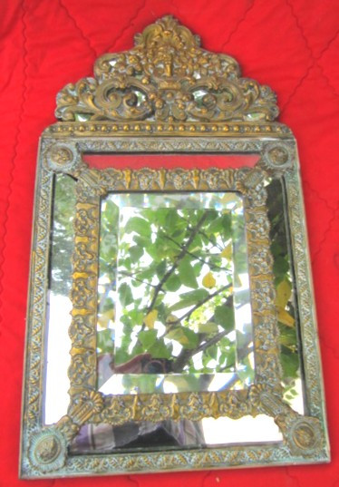 Specchio in stile Luigi XIV con frontone del XIX secolo