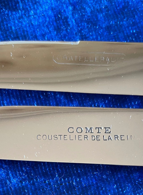 14 coltelli da dessert.