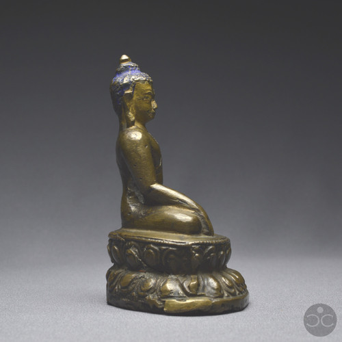 Westtibet, XIII.-XIV. Jahrhundert, Buddha-Darstellung aus Bronze mit brauner Patina