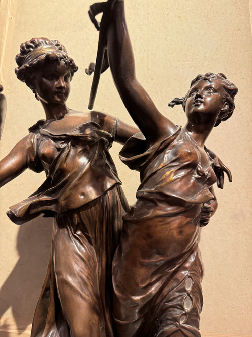 "Zwei Musikerinnen", Bronze mit Medaillenpatina, signiert DUMAIGE, um 1880