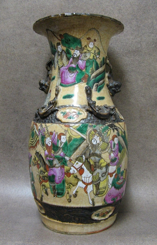Vase Chinois En Céramique Craquelée De Nankin 19e. Famille Rose. 