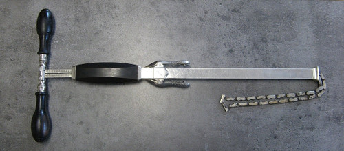 Surgical instrument: De Chassaignac linear crusher.