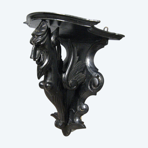 Console D’applique En Bois Sculpté à Tête De Diable. 