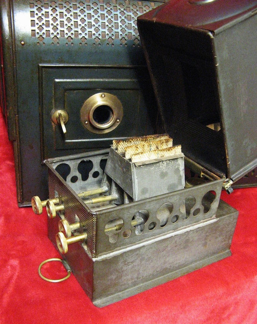 Mazo Helios Projection Magic Lantern.