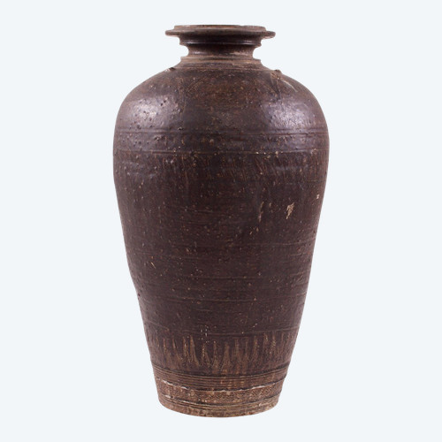 Khmer jar, Angkor.