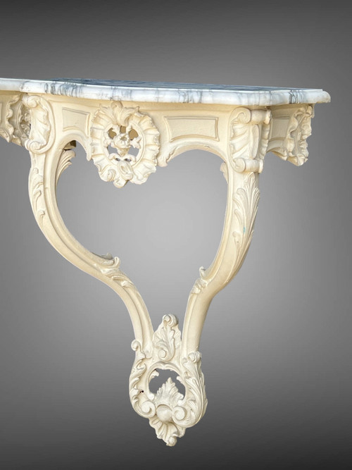 PAIRE DE CONSOLES XIXe EN BOIS SCULPTÉ RECHAMPIES BLANC DE STYLE LOUIS XV