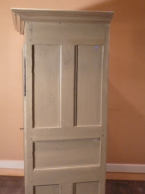 Piccola credenza dipinta in stile Luigi XIV.