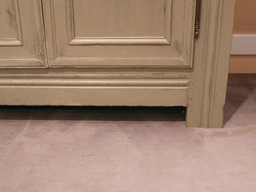 Piccola credenza dipinta in stile Luigi XIV.