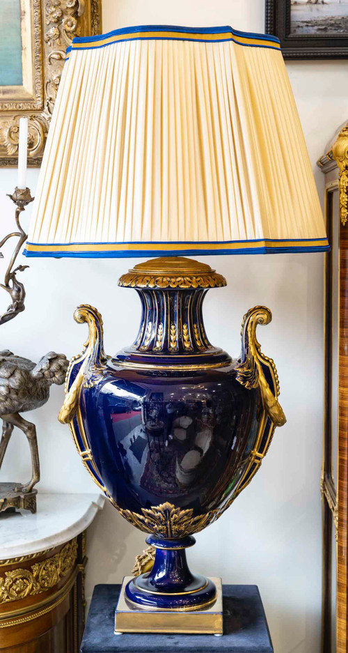 Importantes Paire De Lampes En Porcelaine Bleu Fin XIX