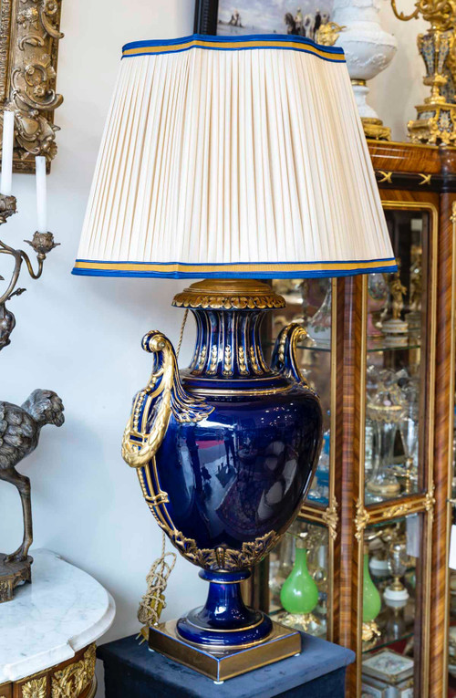 Importantes Paire De Lampes En Porcelaine Bleu Fin XIX