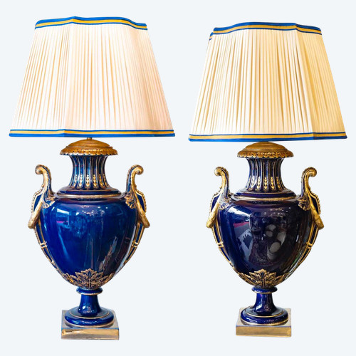 Importantes Paire De Lampes En Porcelaine Bleu Fin XIX
