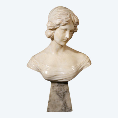 Busto di donna Scultura su marmo