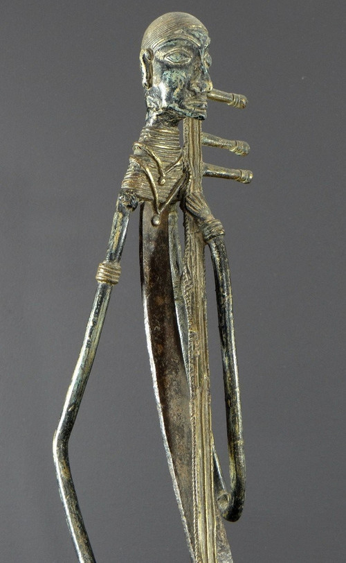 India, Early 20th Century, Rare And Large Bronze Tribal Statue, Saranghi Player.