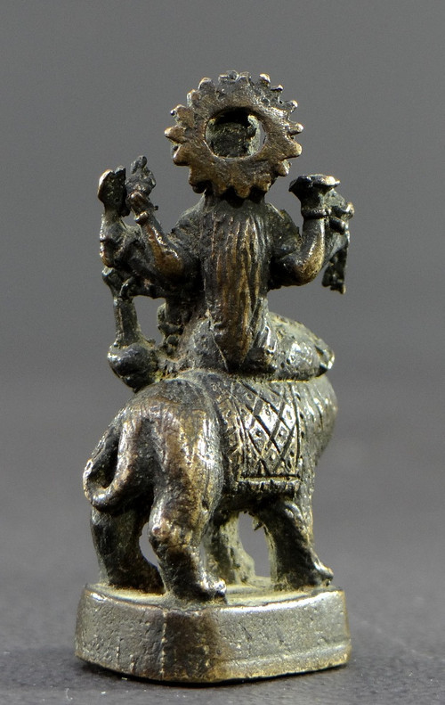 Inde, XIXe Siècle, Rare Statue Miniature De La Déesse Hindoue Durga, En Tenue d'Apparat.
